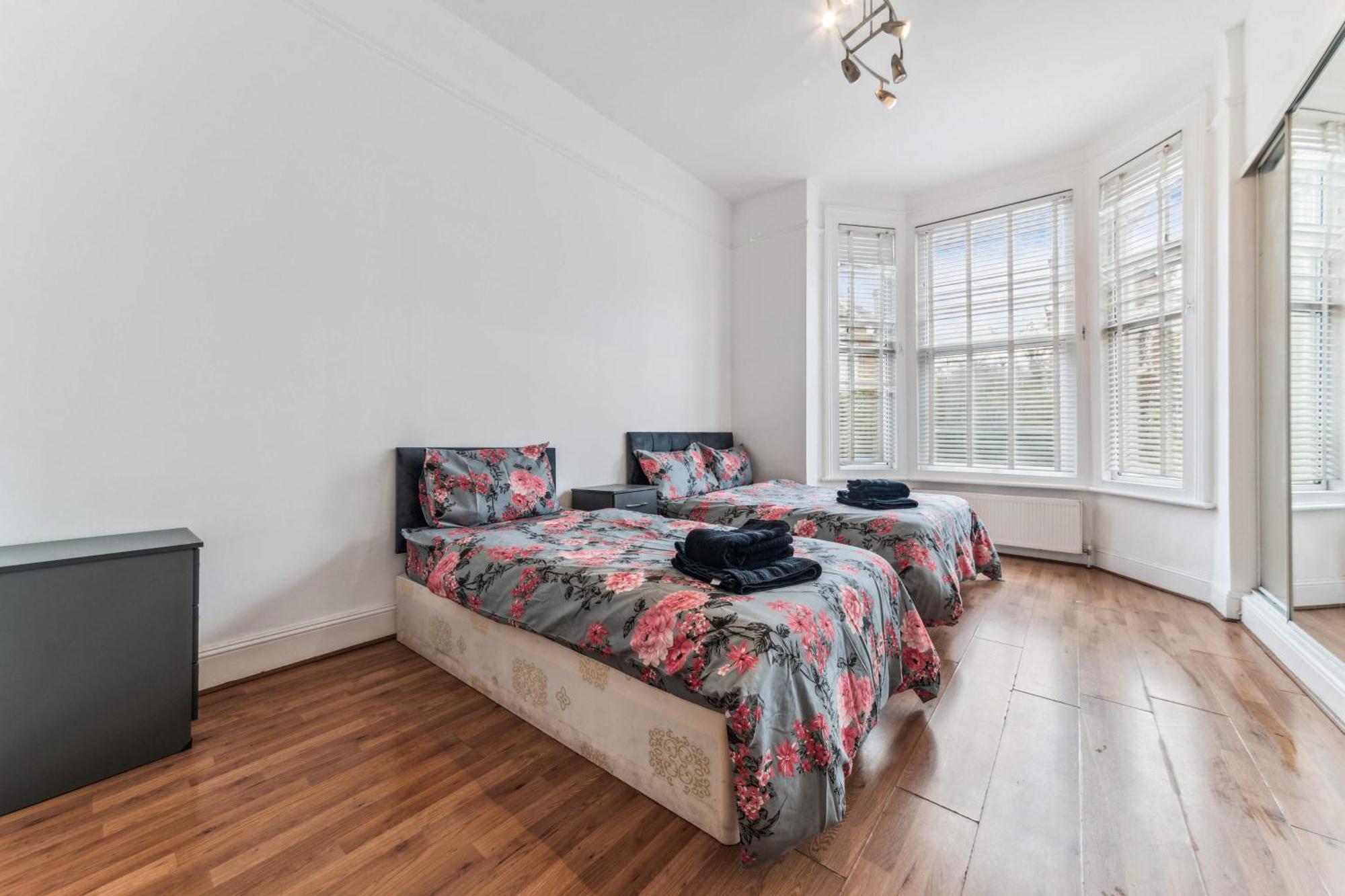 Cozy Wimbledon Apartment London Eksteriør bilde